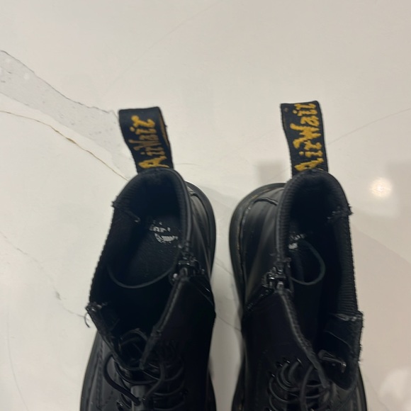 Dr. Martens - Picture 2 of 7